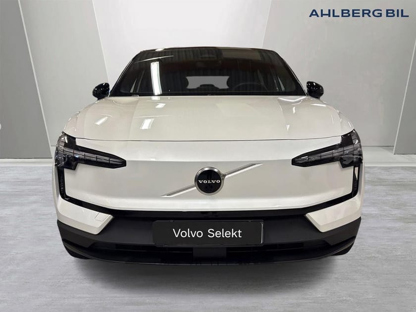 Bild 5 av Volvo EX30 Twin Motor Performance Ultra, Sommarkampanj Outlet, Panoramaglastak, Parkeringskamera 360, Harman/Kardon, Värmepump, Baklucka Elmanövrerad