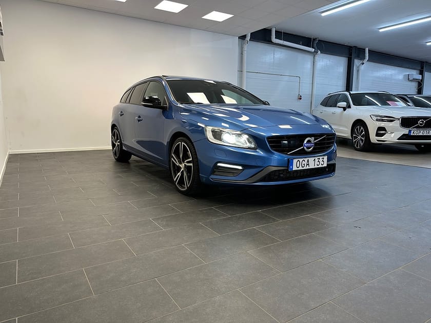 Bild 5 av Volvo V60 D4 Geartronic R-Design Nav Värmare Keyless Taklucka