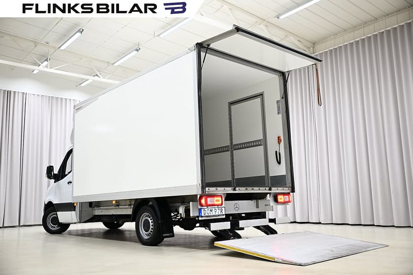 Bild 2 av Mercedes-Benz Sprinter 317 CDI RWD Chassi 170HK Automat|Volymskåp|Bakgavellyft|Sidodörr