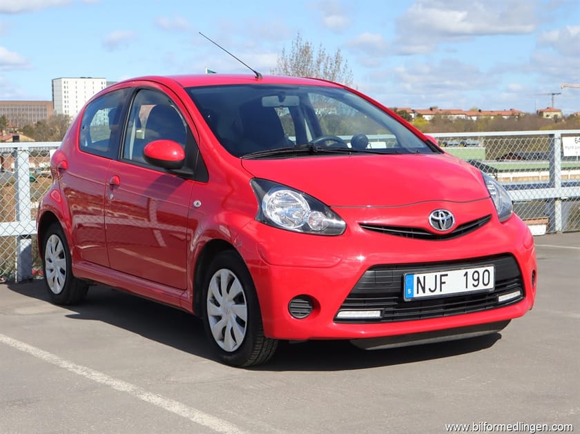 Bild 2 av Toyota Aygo 1.0 FWD 68hk S/V-hjul Nyservad Lågmilare
