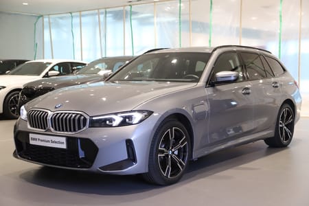 BMW 330e xDrive Touring