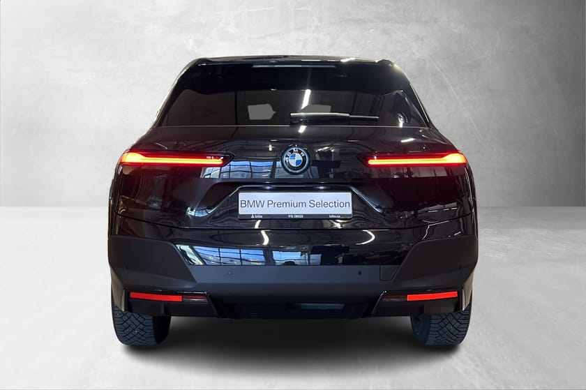 Bilde 3 av BMW iX xDrive50 50,4 hjulsstyring,Luft,360, Lazer, panorama tak