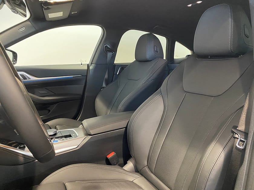 Bild 5 av BMW i4 M60 xDrive Gran Coupé Adaptiv Farthållare  Keyless Elstolar Drag