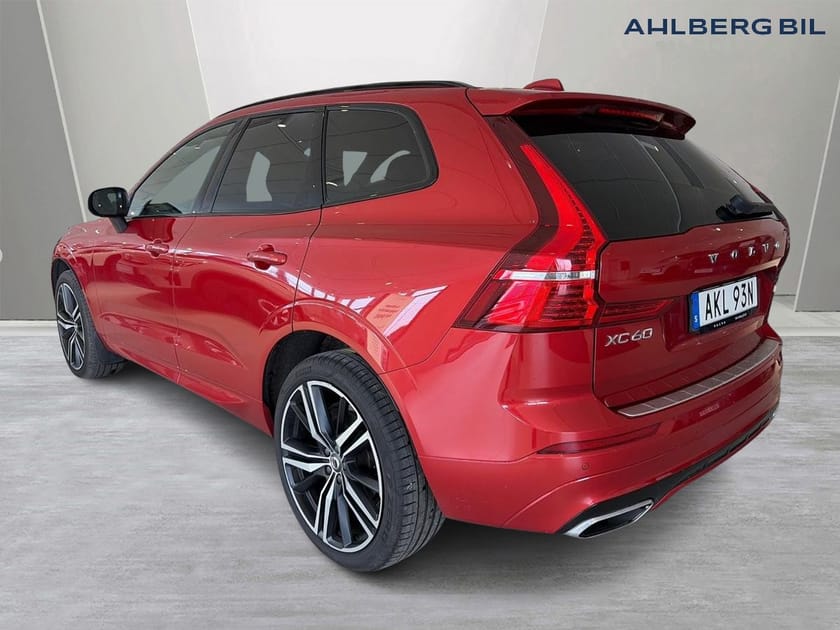Bild 3 av Volvo XC60 B5 AWD Diesel R-Design, Teknikpaket PRO, Klimatpaket PRO, Bowers&Wilkins Högtalare, Dragkrok Halvautomatisk, Panoramaglastak, Navigation