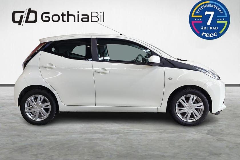 Bild 3 av Toyota Aygo 5-dörrar 1.0 VVT-i X-Shift Automat X-PLAY Back Kamera