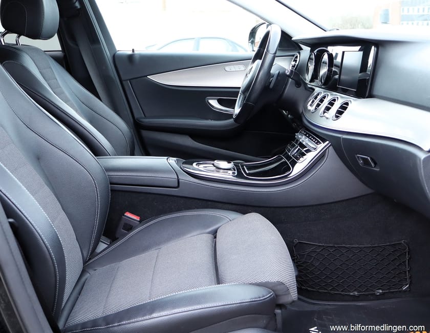 Bild 5 av Mercedes-Benz E 220 T d 4MATIC Avantgarde S/V-hjul GPS