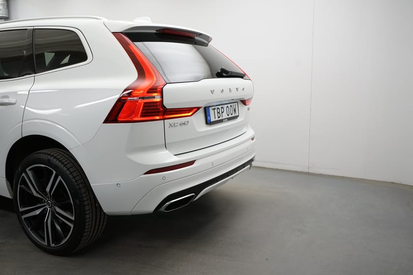 Bild 3 av Volvo XC60 T8 TE R-Design, Dragkrok, Taklucka, Förarstol elmanövrerad