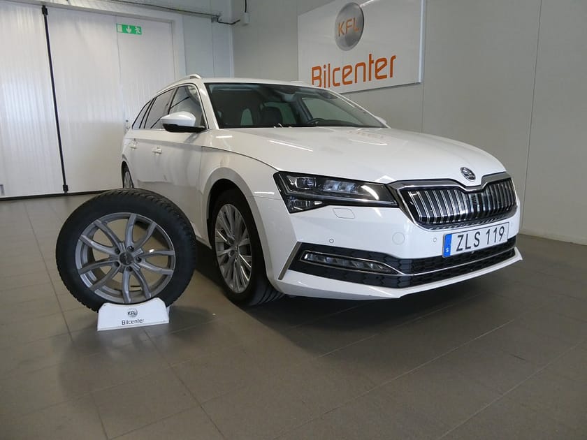 Bild 1 av Škoda Superb iV Kombi Skoda 1.4 TSI Aut-Drag-Kamera-Navi-Värmare-Alc/skinn-SoV