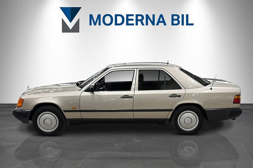 Bild 2 av Mercedes-Benz 200 W124 Sedan 105hk Dragkrok Välskött Lågmil Besiktigad