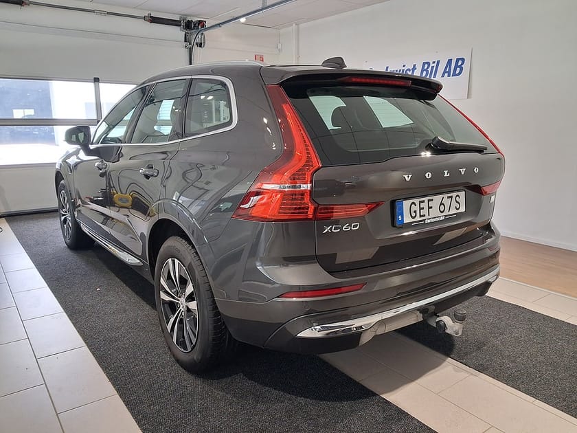 Bild 2 av Volvo XC60 T6 Recharge Core Edition plug in AWD 350HK Panorama