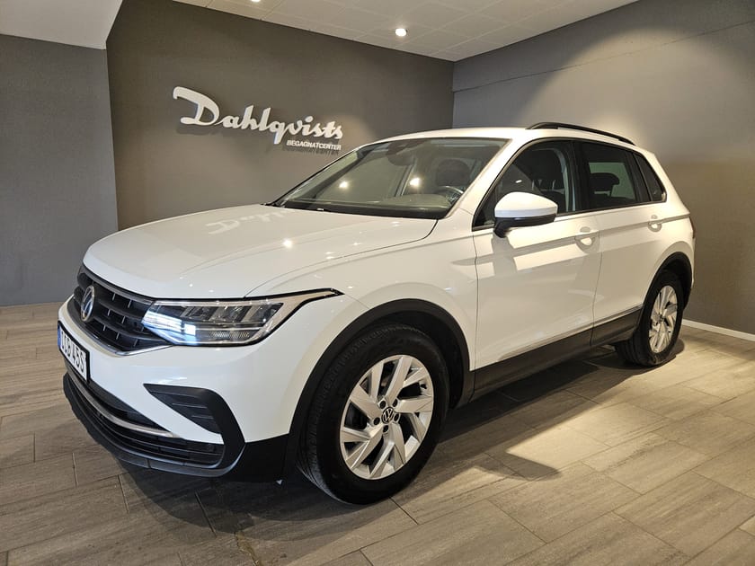 Bild 1 av Volkswagen Tiguan 1.5 TSI 150hk | DSG V-hjul Drag Carplay