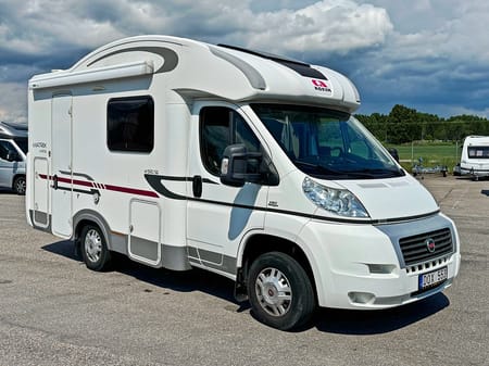 Adria Mobil Matrix 590 M SG, Under 6 m, 3500 kg