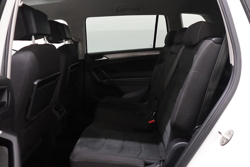 Bild 5 av Volkswagen Tiguan Allspace 7-sätes 7-sits 2.0 TSI OPF 4M Drag P-Värme Adap-F