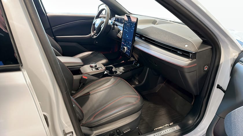 Bild 3 av Ford Mustang Mach-E Standard Range AWD SR Teknikpaket+