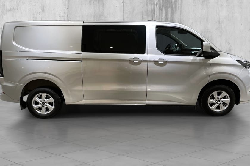 Bilde 4 av Ford Transit Custom 320 2,0 TDCi 170hk L2 Limited AWD Webasto, Hengerfeste