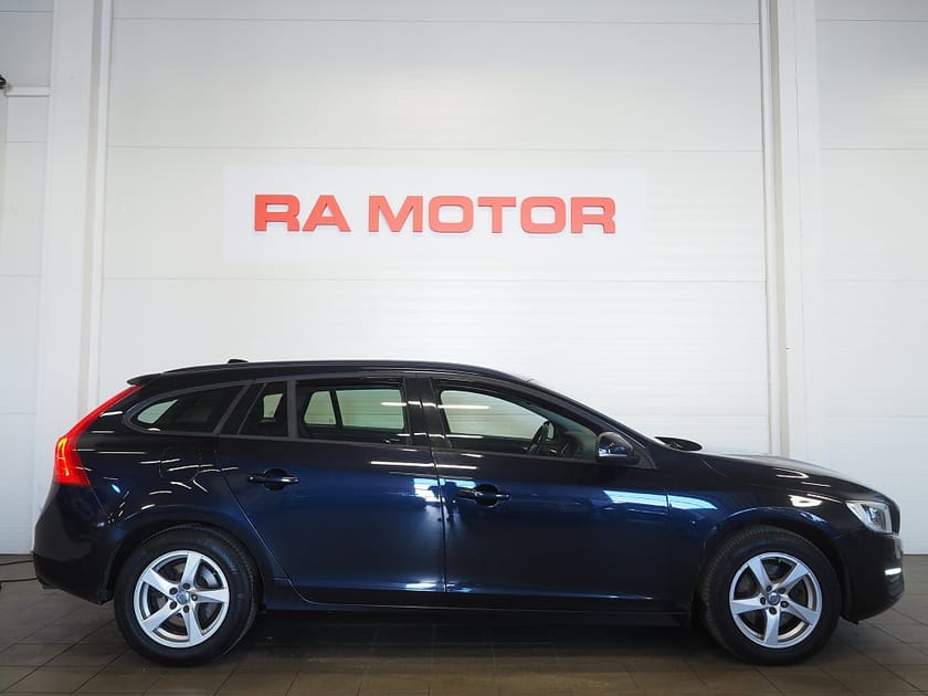 Bild 4 av Volvo V60 T3 Business Kinetic 152hk | Bluetooth | PDC |