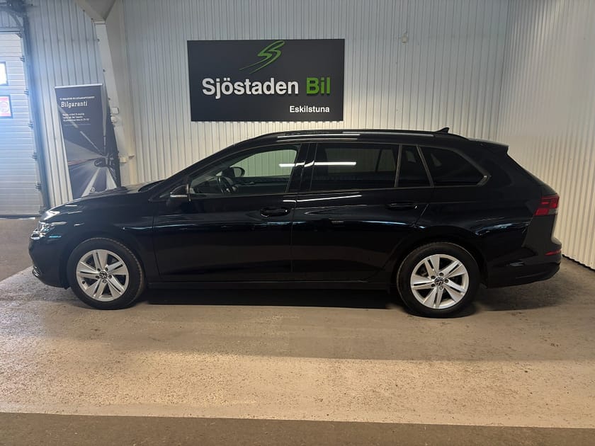 Bild 2 av Volkswagen Golf Sportscombi 1.5 eTSI ACT Kamera Drag Bluetooth