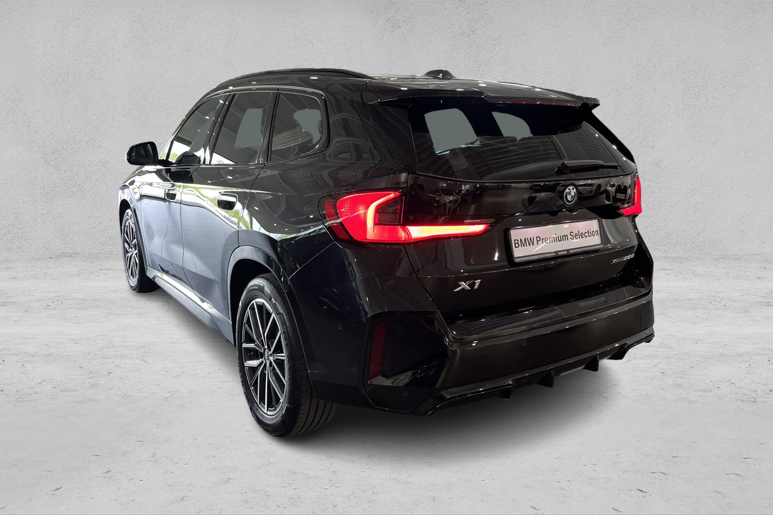 Thumnail bilde 2 av BMW X1 xDrive25e