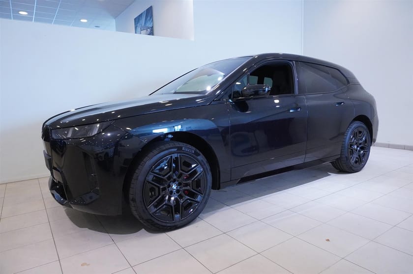 Bild 4 av BMW iX xDrive60 M Sport Pro Supercharged Drag B W DA Pro