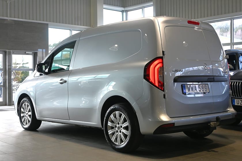 Bild 3 av Mercedes-Benz Citan 112 CDI DCT Edition 1 Style Kamera 3-sits Moms