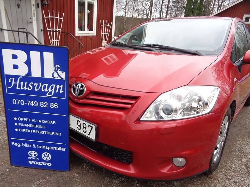Bild 1 av Toyota Auris 5D FULLSERVAD/FÖRBR 0.45 L PER MIL/FINANS/INBYTE/6-VXL