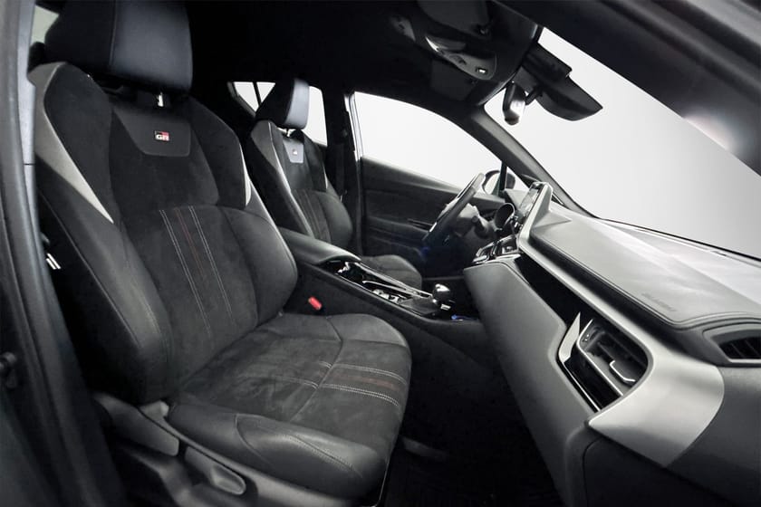 Bild 4 av Toyota C-HR Hybrid GR SPORT 184 HK | ENDAST 3099 MIL |