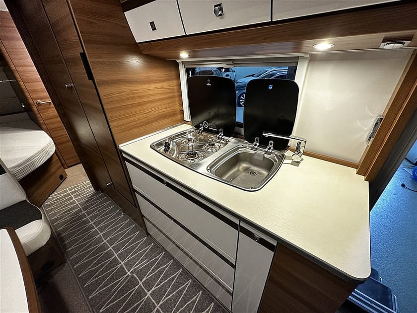 Bild 5 av Dethleffs Trailer Nomad 560 FMK Barnkammarvagn