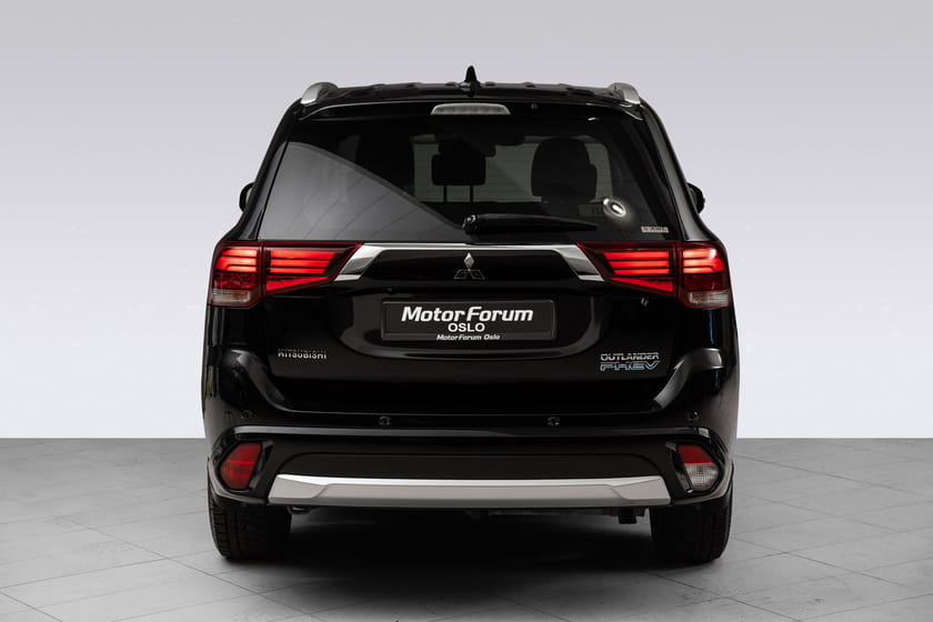 Bilde 4 av Mitsubishi Outlander PHEV 4x4|360° kamera | Adaptiv cruise | Skinn | Hengerfeste