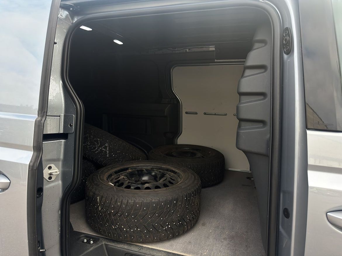 Volkswagen ID. Buzz Cargo, bild 17 av 19