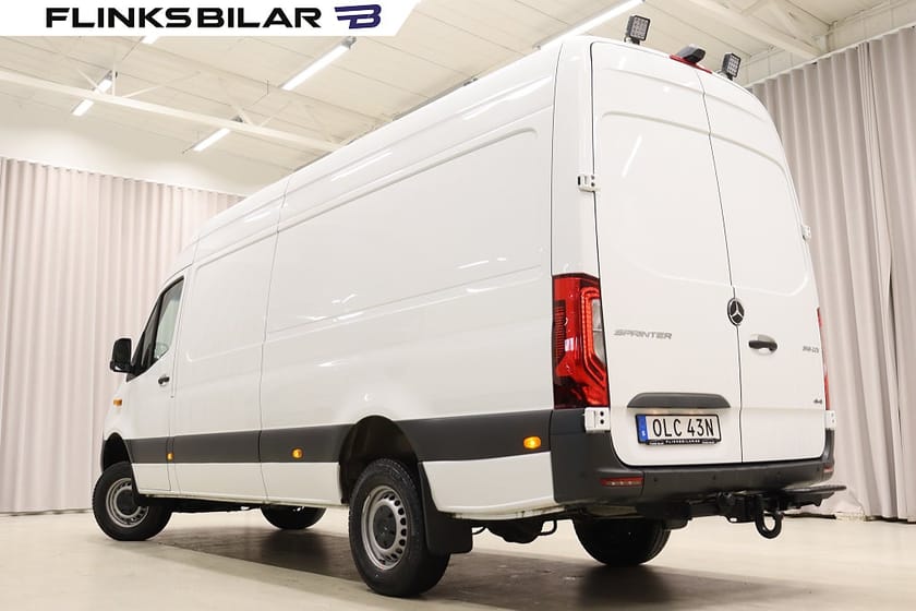 Bild 2 av Mercedes-Benz Sprinter 319 CDI 4x4 Skåpbil 190HK Automat Servicebil