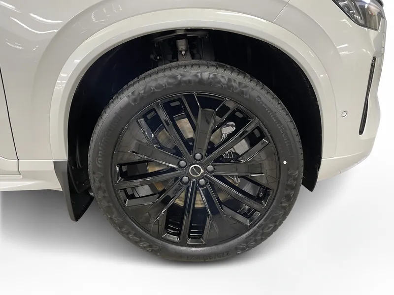 Bild 9 av 15 – Volvo XC90 T8 Ultra Black Edition