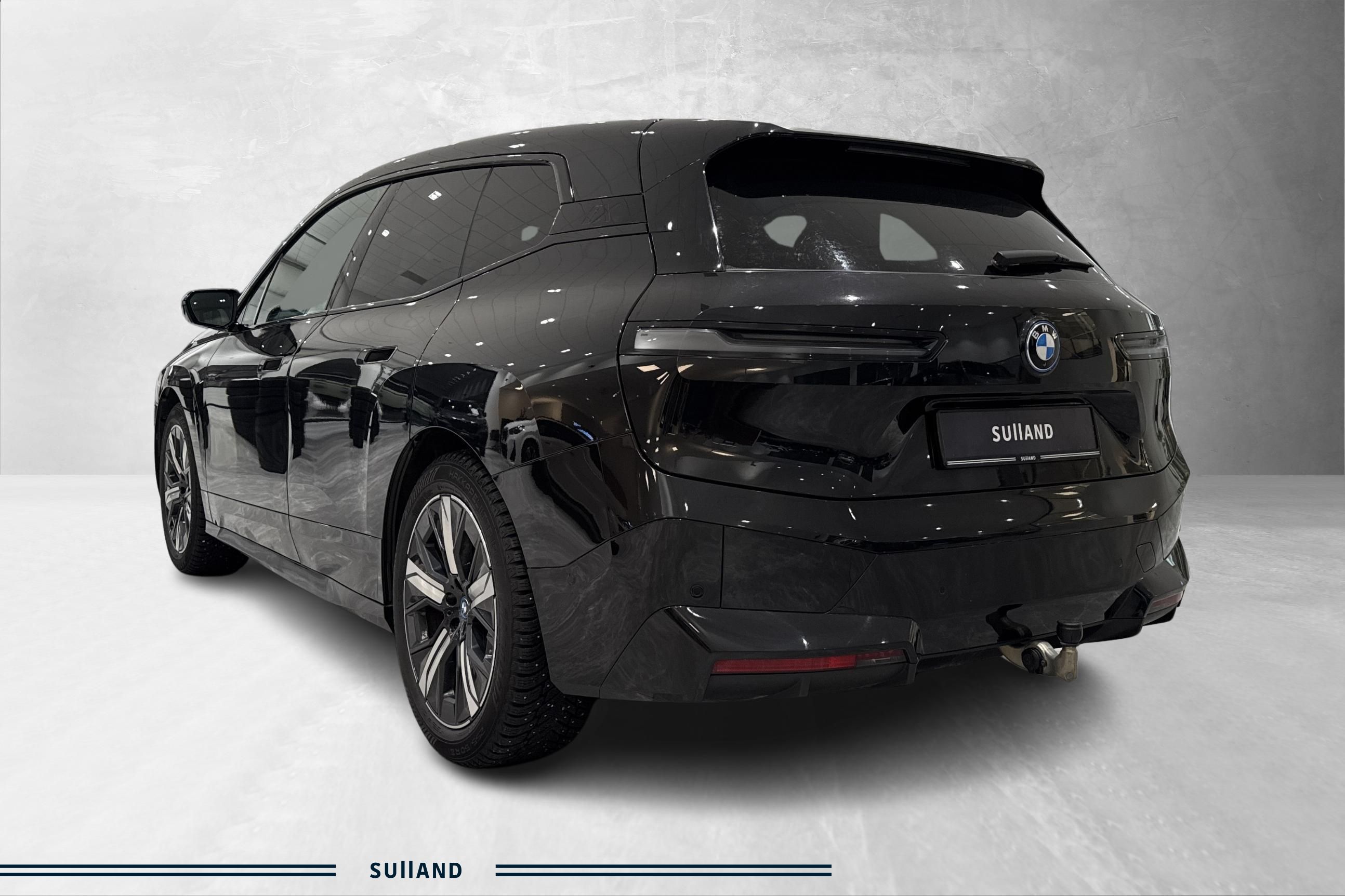 Thumnail bilde 2 av BMW iX xDrive40