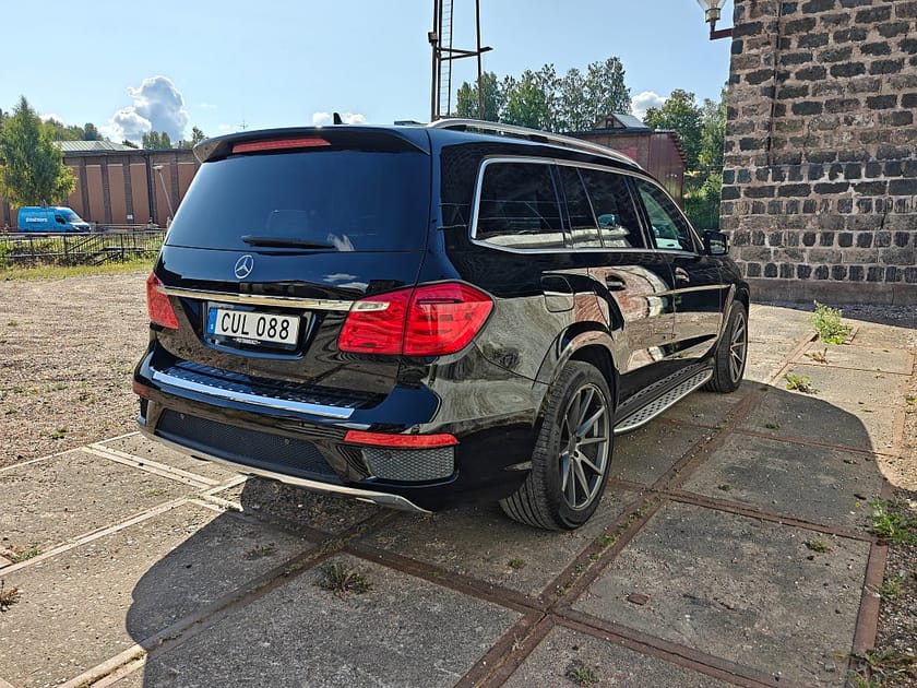Bild 5 av Mercedes-Benz GL 350 BlueTEC 4MATIC 350, 4MATIC, 7-Tronic Plus, 258hk, AMG Line, 7-Sits