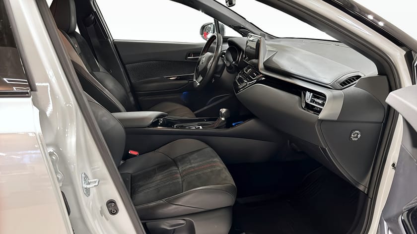 Bild 3 av Toyota C-HR Hybrid CVT, 184hk, GR-SPORT