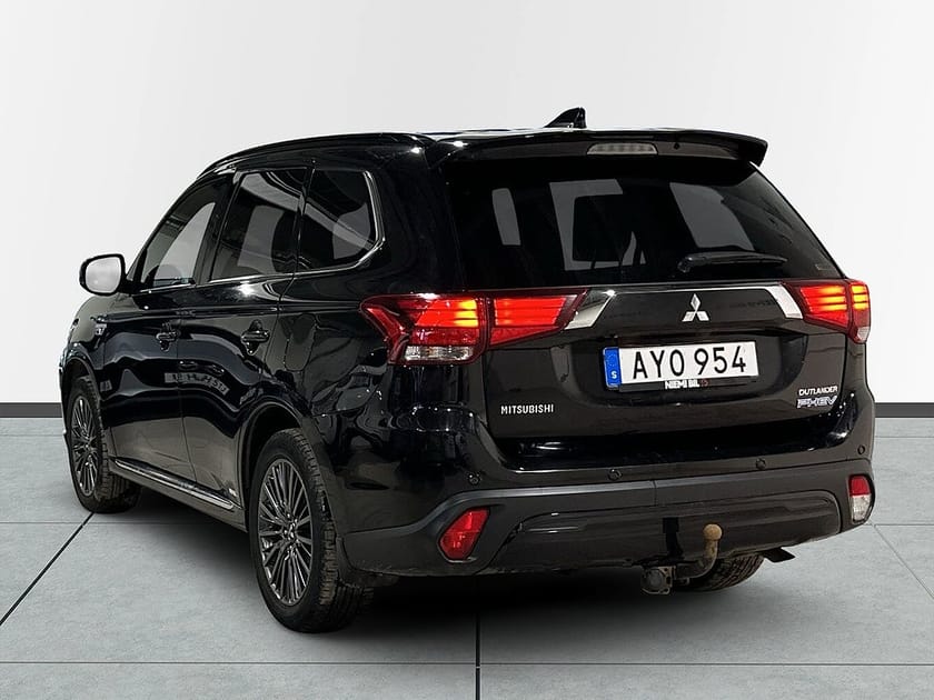 Bild 5 av Mitsubishi Outlander PHEV CVT S-Edition 360° Drag Taklucka Pvärm S/V-hjul