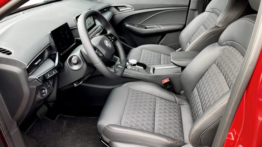 Bild 3 av MG 3 Hybrid+ Luxury 190hk DEMOBIL 190 HK DEMOBIL 3,95% KAMPANJ*