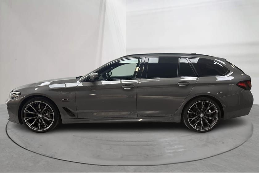 Bild 2 av BMW 530e xDrive Touring 530 LCI (292hk) M Sport HiFi