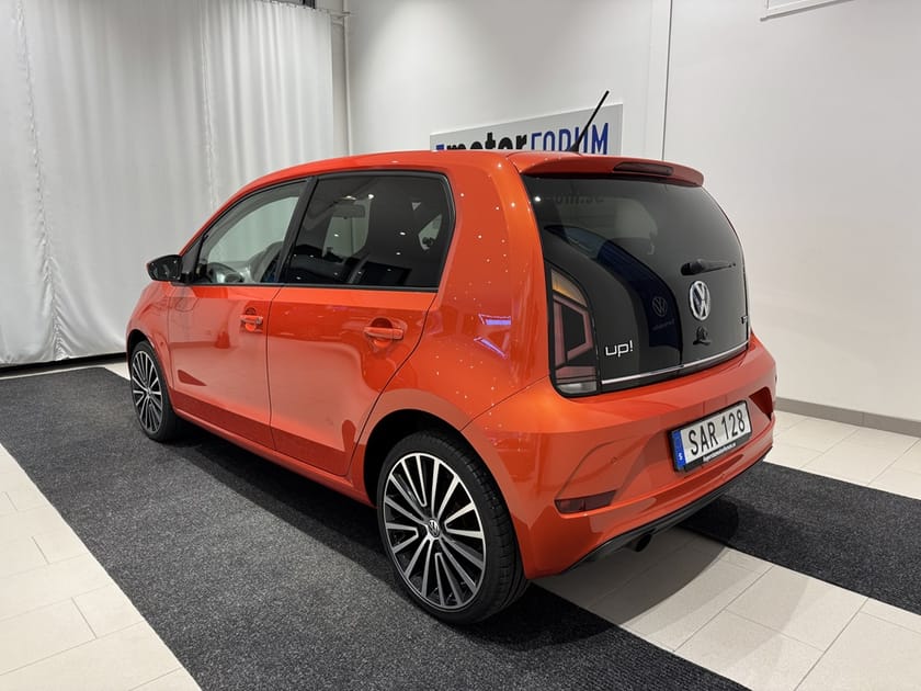 Bild 3 av Volkswagen up! 1.0 TSI 90hk 4d Glastak / Beats / SoV-hjul