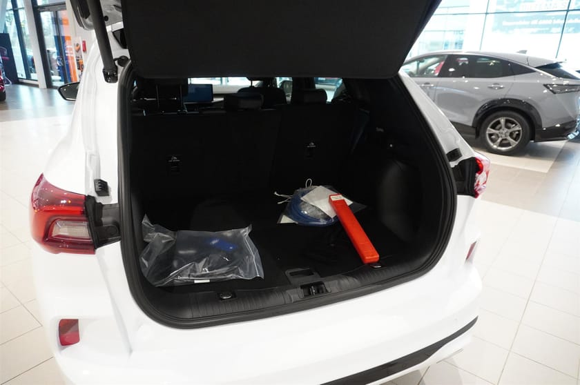 Bild 5 av Ford Kuga Plug-In Hybrid ST-Line X 2.5 FWD 243hk Black Edition CVT