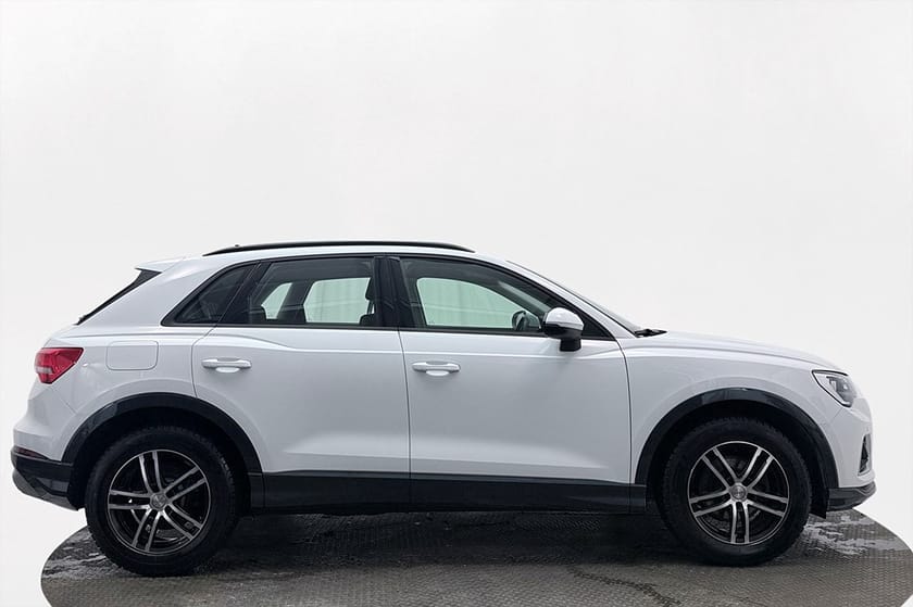 Bild 5 av Audi Q3 35 TFSI Proline Advanced Assistanspkt Cockpit P-Sens 150hk