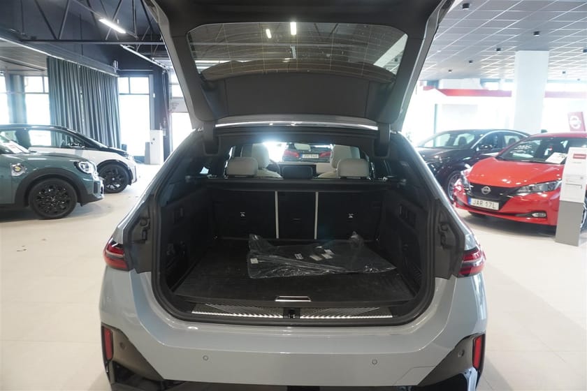 Bild 3 av BMW i5 eDrive40 Touring M Sport Business Launch Edition