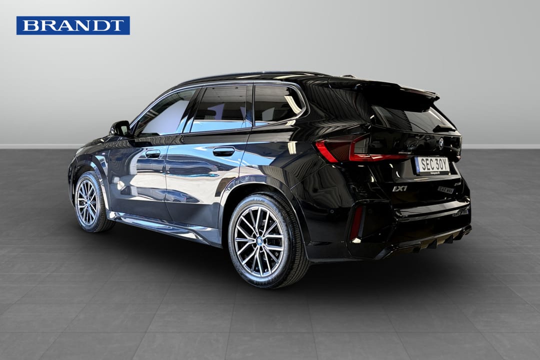 BMW iX1 xDrive30