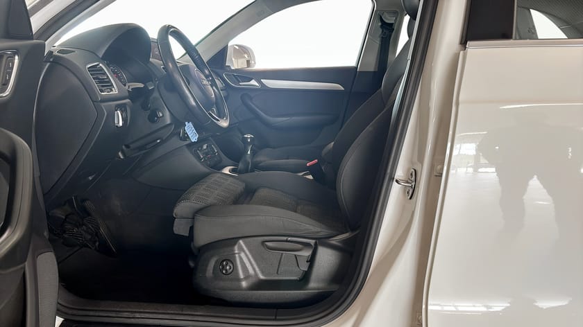 Bild 2 av Audi Q3 2.0 TDI Q 150 HK SPORT