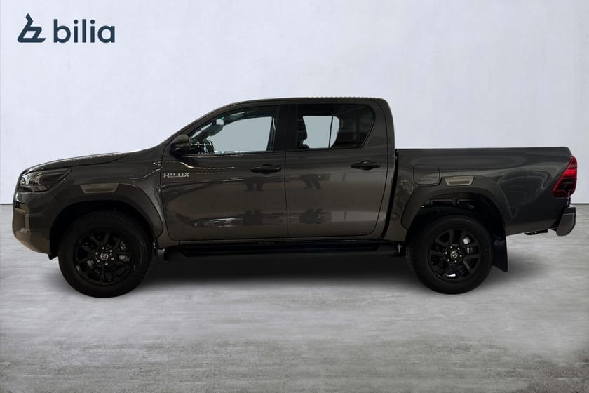 Bild 3 av Toyota Hilux Dubbelhytt Invincible D-Cab 2.8 MHEV 4WD Drag Diff Moms