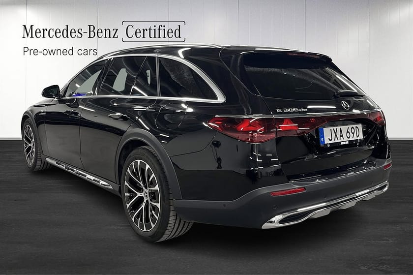 Bild 4 av Mercedes-Benz E 300 d e 4MATIC All-Terrain E300 de All-Terrain//BURMESTER//SUPERSCREEN//LUFTFJÄDRIN