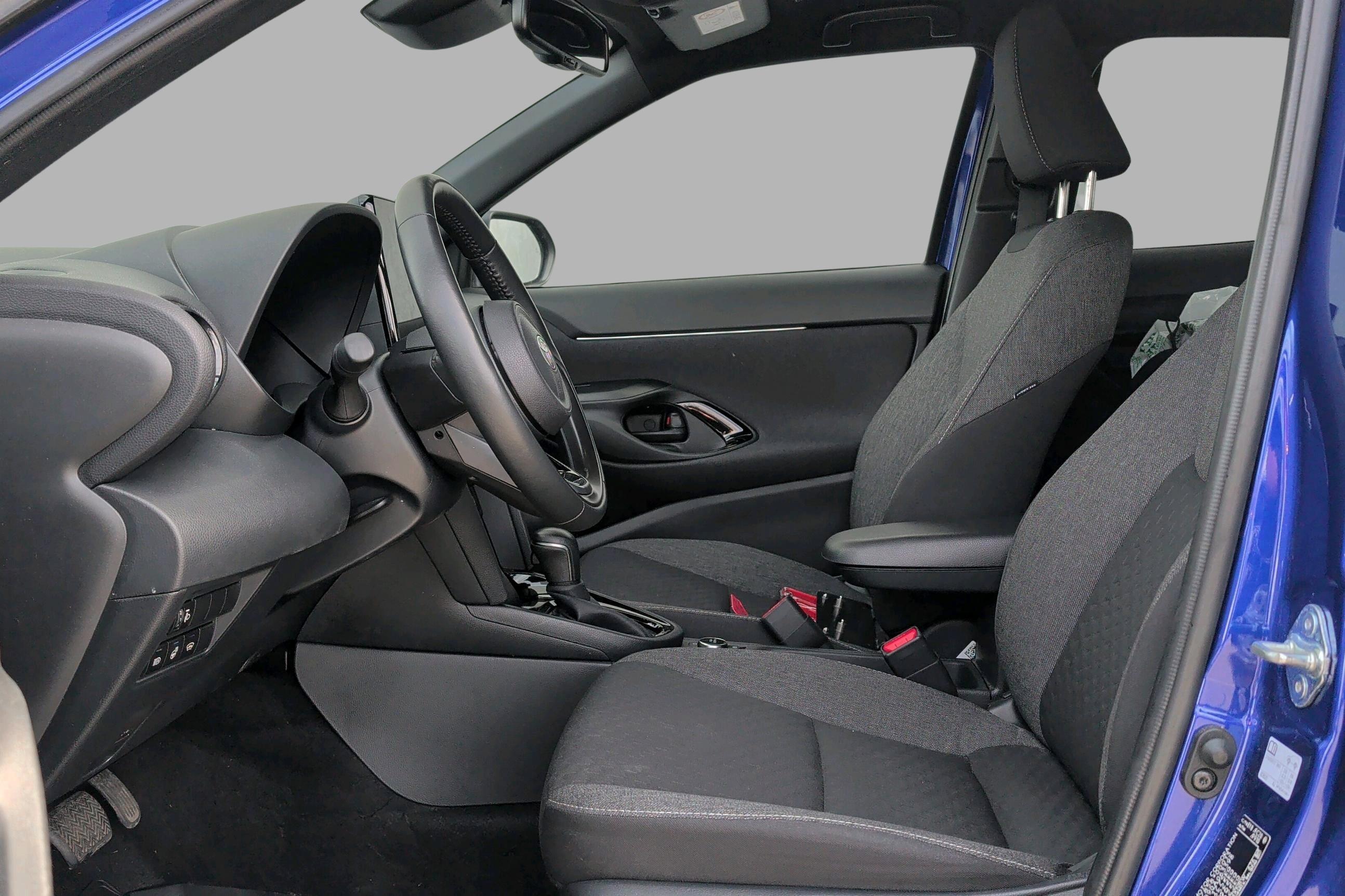 Thumnail bilde 3 av Toyota Yaris Cross Hybrid 115 AWD-i