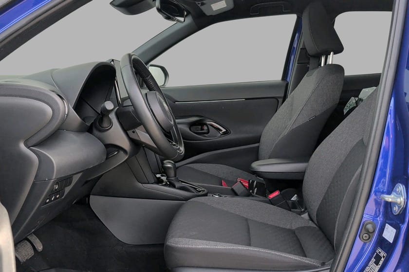 Bilde 4 av Toyota Yaris Cross Hybrid 115 AWD-i Active Tech - LED - Ad. cruise - Kamera