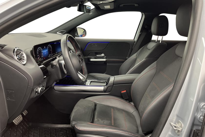 Bild 5 av Mercedes-Benz GLA 250 e AMG MOMS Drag 360-kamera