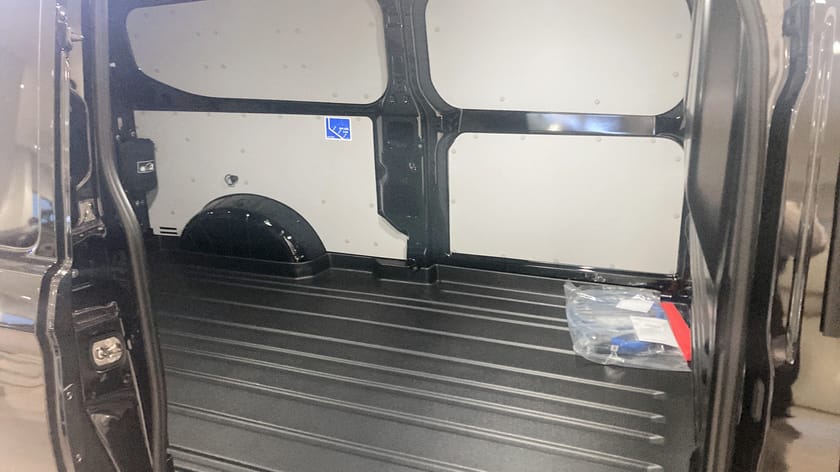 Bild 4 av Ford E-Transit Custom 340 SPORT SKÅP 340L 218 AUT RWD "DEMO" 0% ränta