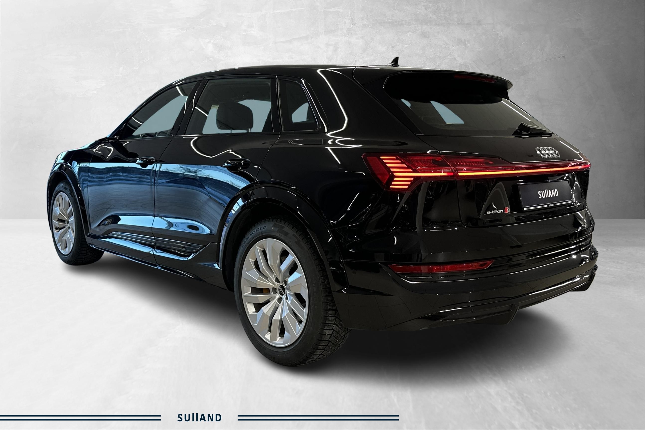 Thumnail bilde 2 av Audi e-tron S quattro